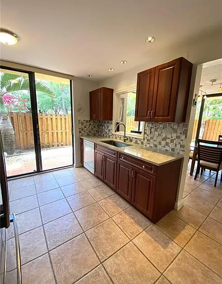 5705 Fox Hollow Dr — Photo 104