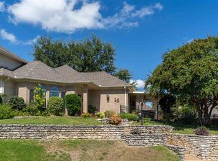 16 Woodland Dr, Longview, TX 75605