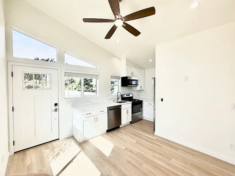 4636 Muir Ave #2 — Photo 13