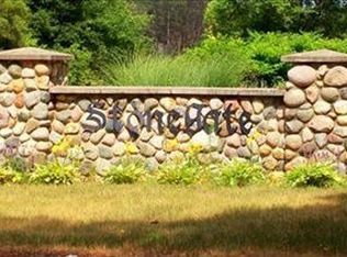 5864 Rolling Pines Ct, Kalamazoo, MI 49009