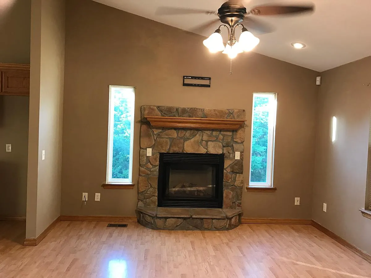 Living room - 13327 Longridge Ln