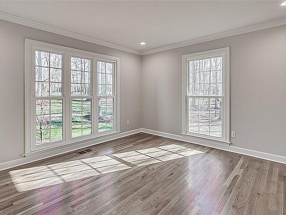 3rd image of 2193 Berkley Ln