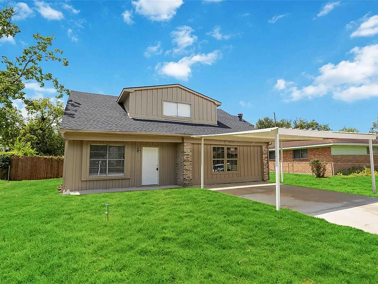 17210 Woodburn Dr — Photo 2