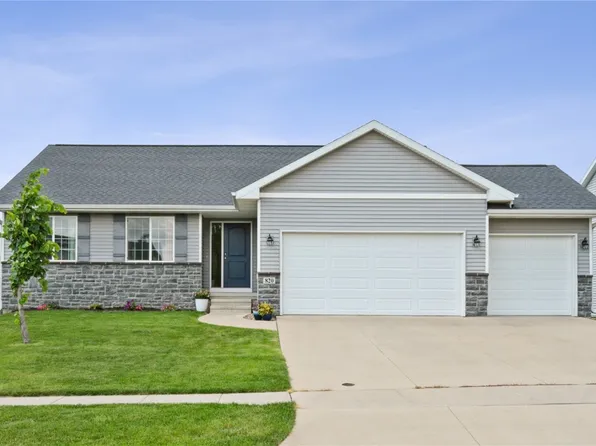 820 Oak Park Cir, Marion, IA 52302