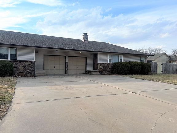 5th image of 1605 N Timberline Dr