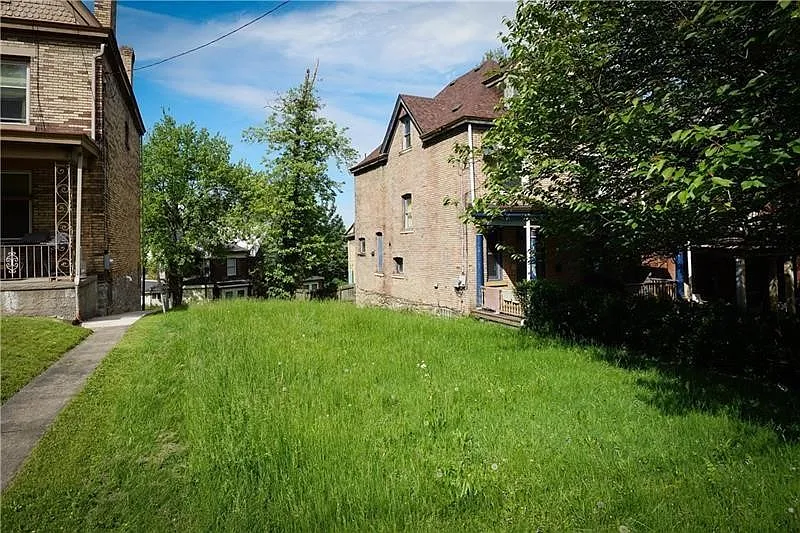 5457 Black St photo 1