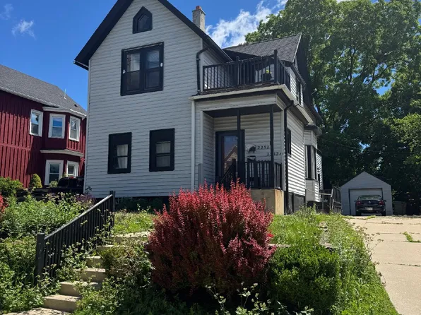 2252 S Winchester St, Milwaukee, WI 53207