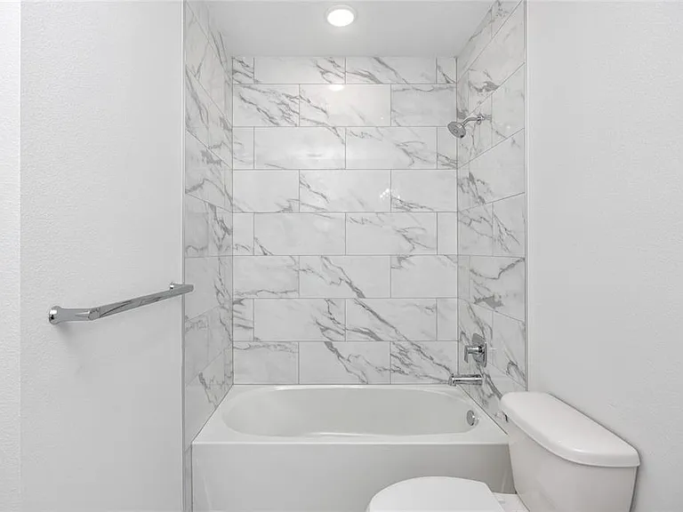 915 E 15th Ave #1 — Photo 30