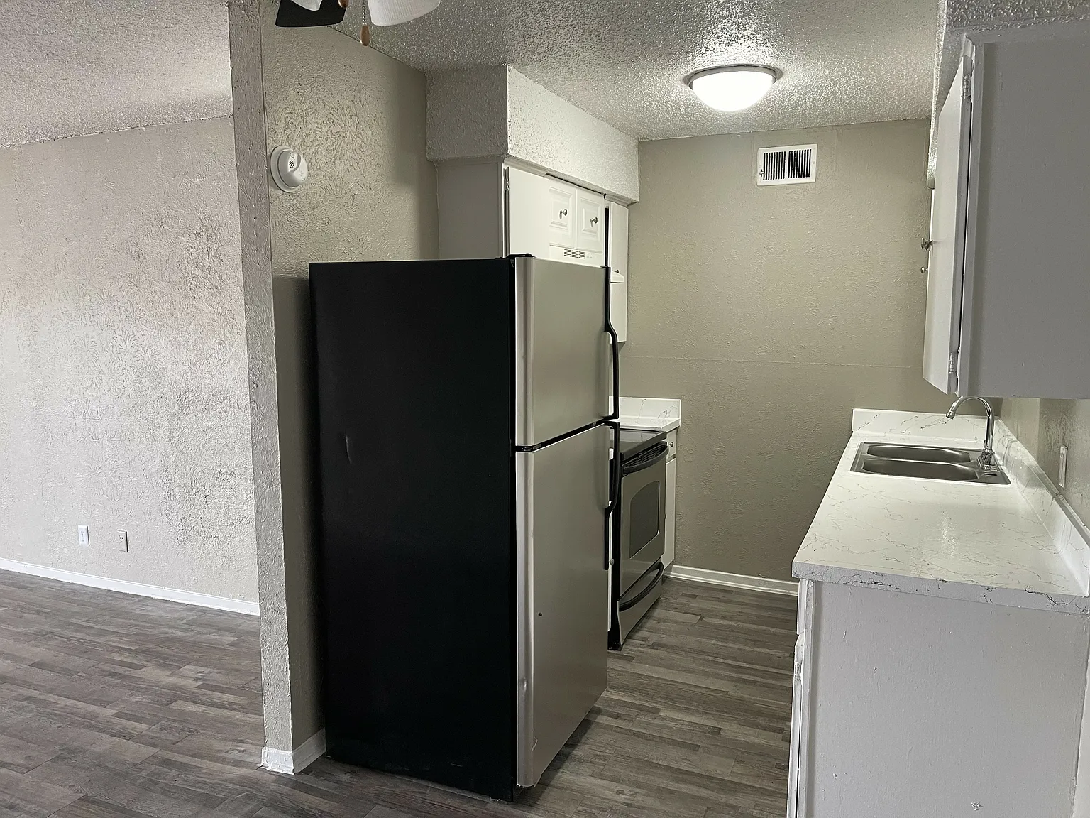 Villa Ladera Apartments — Photo 4