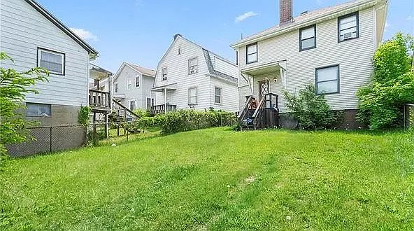 1228 Irwin St — Photo 7