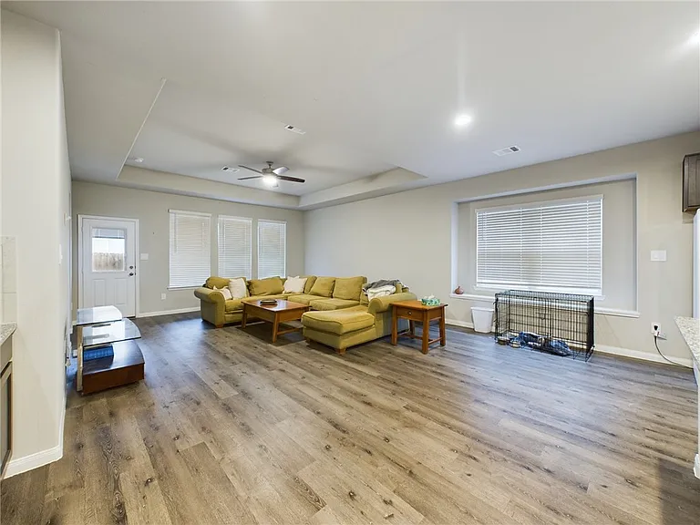 4701 Las Casitas Way — Photo 9