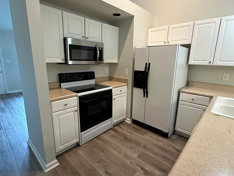 2651 Hitchcock Dr — Photo 5