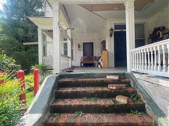 3rd image of 70 W Washington St