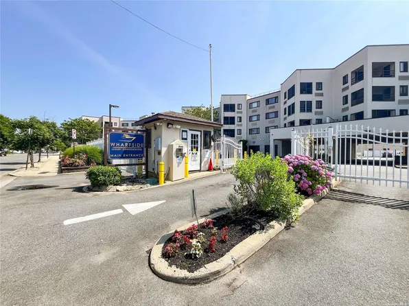 725 Miller Avenue #305, Freeport, NY 11520