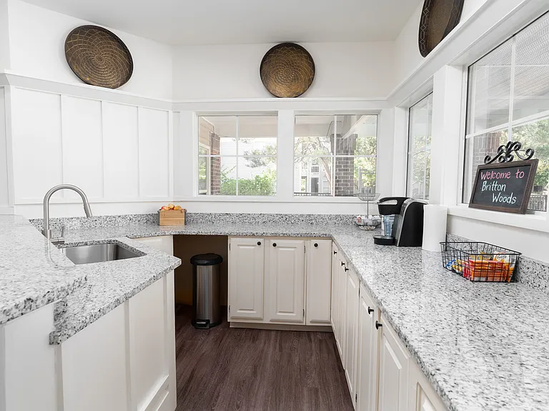 Britton Woods Apartments — Photo 18