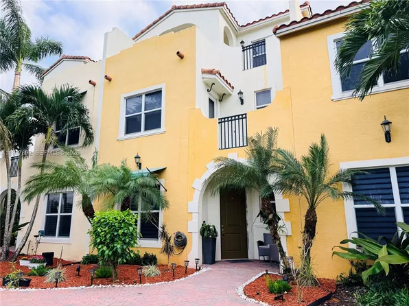 12407 NW 18th Ct, Pembroke Pines, FL 33028