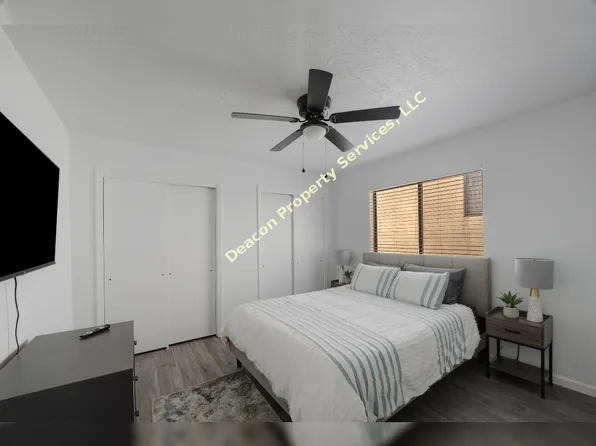 Decked Out! Fully Furnished, Just Renovated 2 Bedroom Beauty in the NE, 12324 Candelaria Rd NE APT 4, Albuquerque, NM 87112
