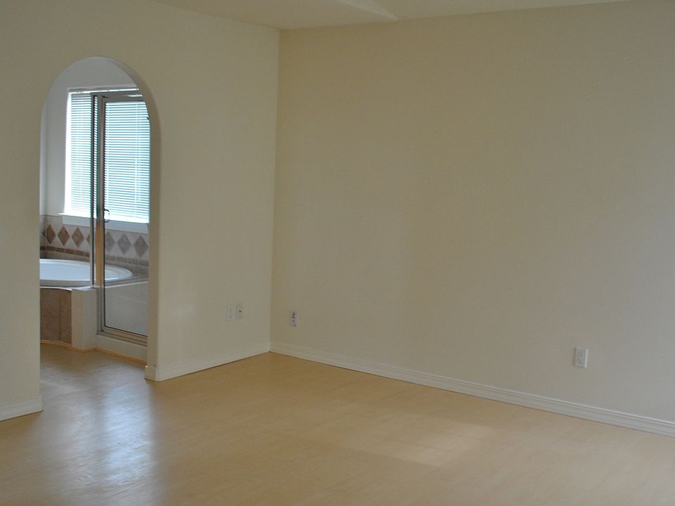 Master Bedroom Main Floor