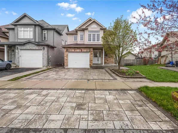 102 Iron Gate St, Kitchener, ON N2N 3R6