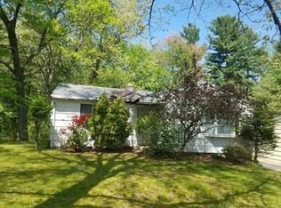 18 Hillside Dr, Springfield, MA 01118