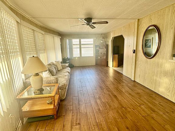 4th image of 1447 Barefoot Cir