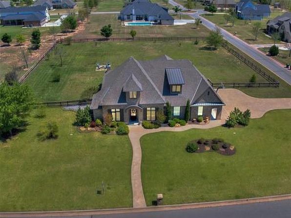 1639 Walnut Way, Goldsby, OK 73093