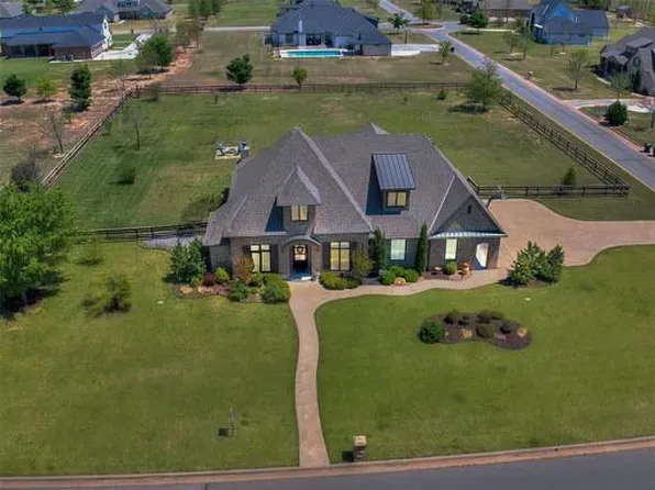 1639 Walnut Way, Goldsby, OK 73093