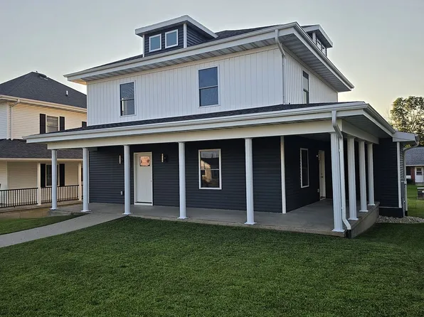 105 1st Ave E, Cascade, IA 52033