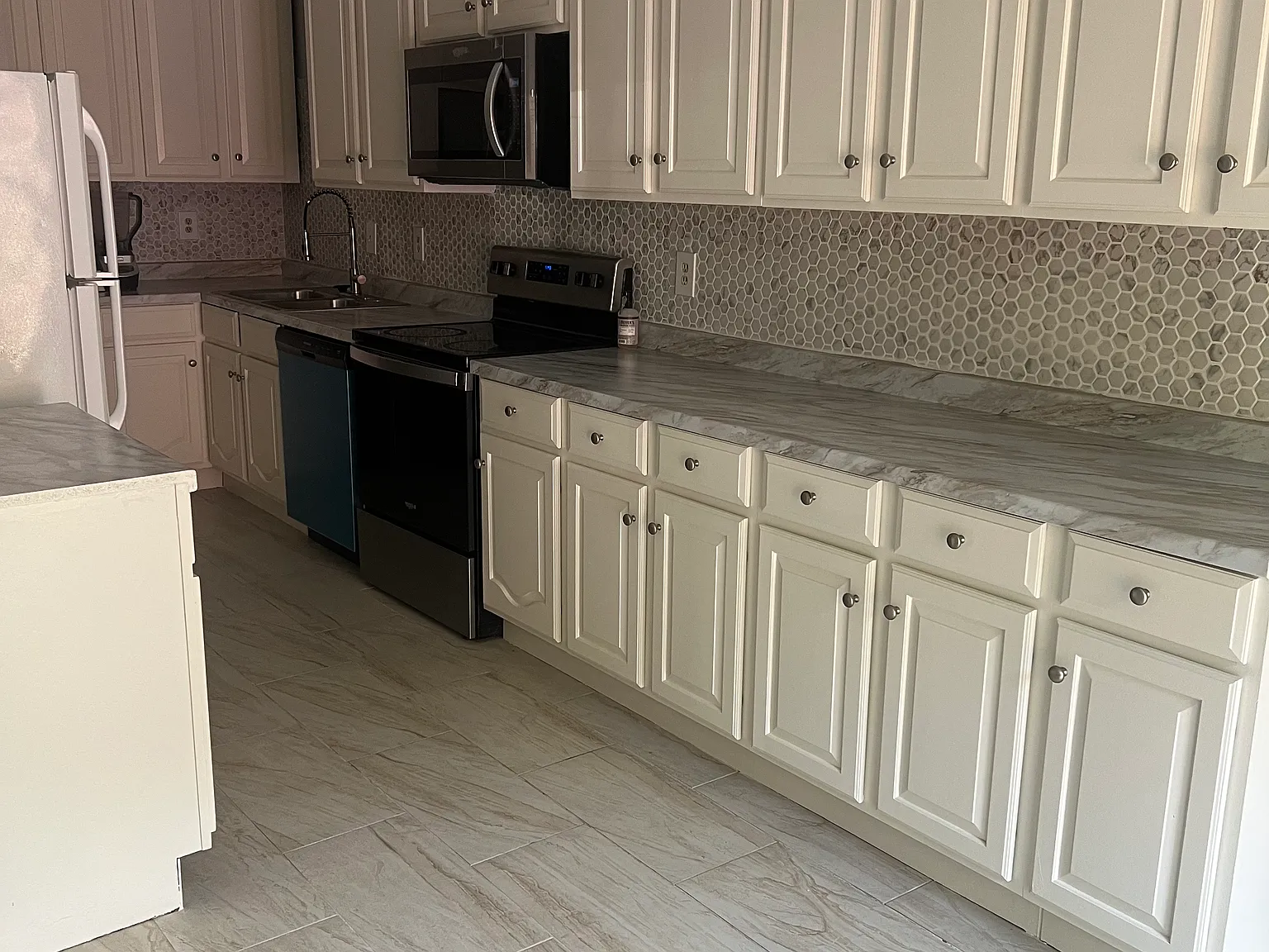4 bed, 2.5 bath, 1512 sqft, $3,400 — Photo 4