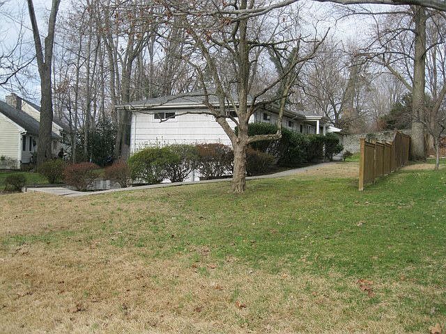 1st image of 13 Circle Dr