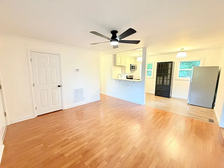 484 Macon Hwy — Photo 21