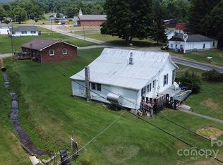 1433 Silverstone Rd, Vilas, NC 28692