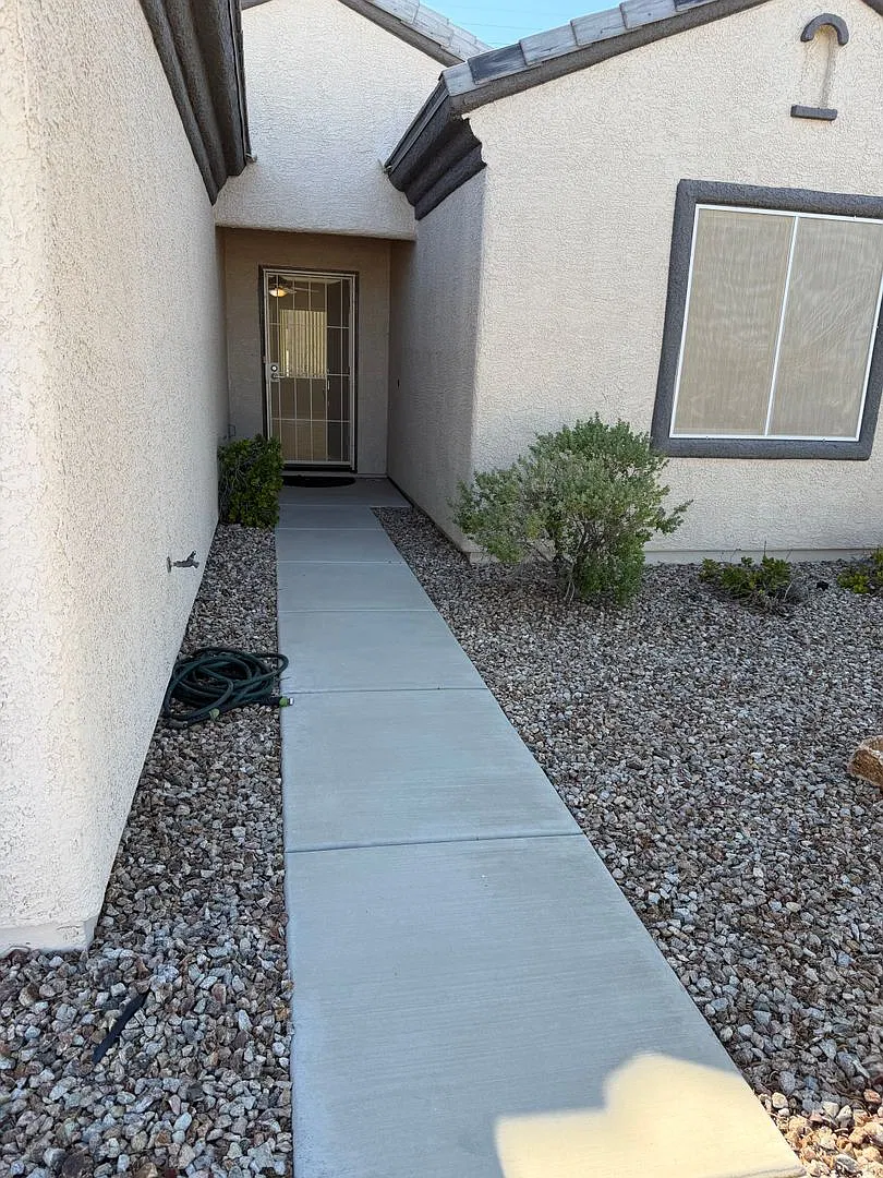 Welcome to this spacious 1,596 sq. ft. single-story home located in Solera — Photo 2