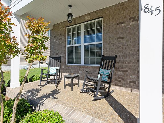 4th image of 1845 Looking Glass Ln