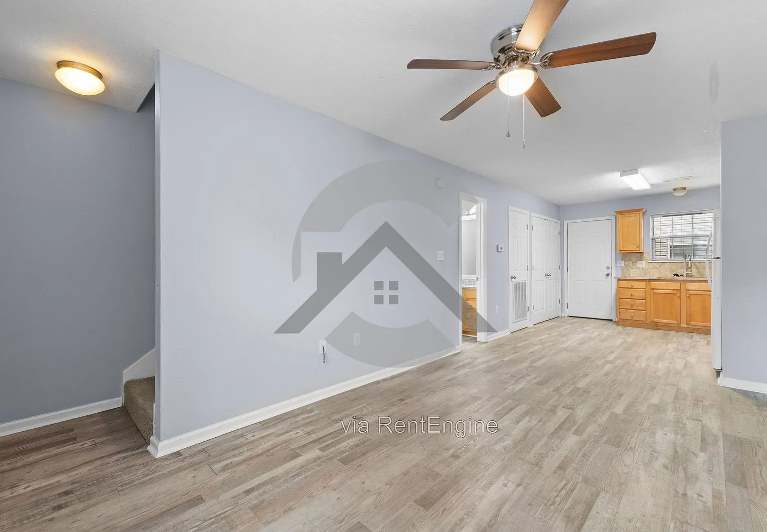 2 bed, 1.5 bath, 915 sqft, $875 — Photo 3