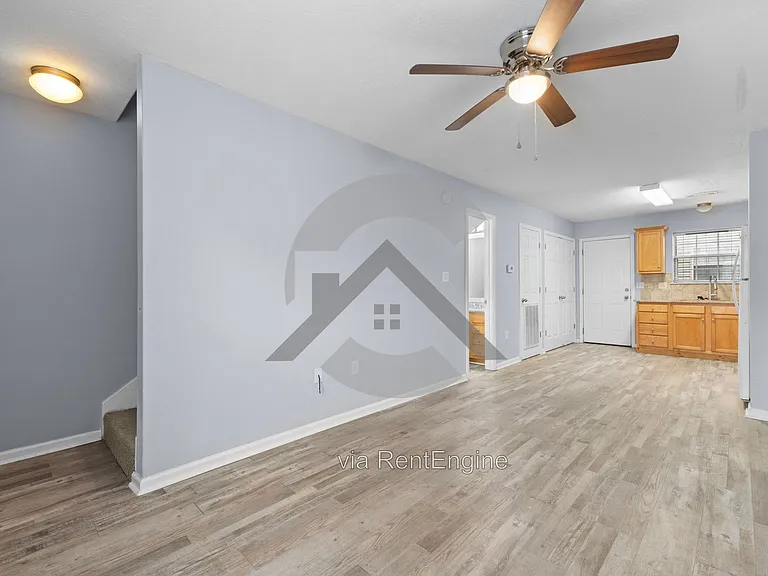 2022 Erbach St #4 — Photo 3