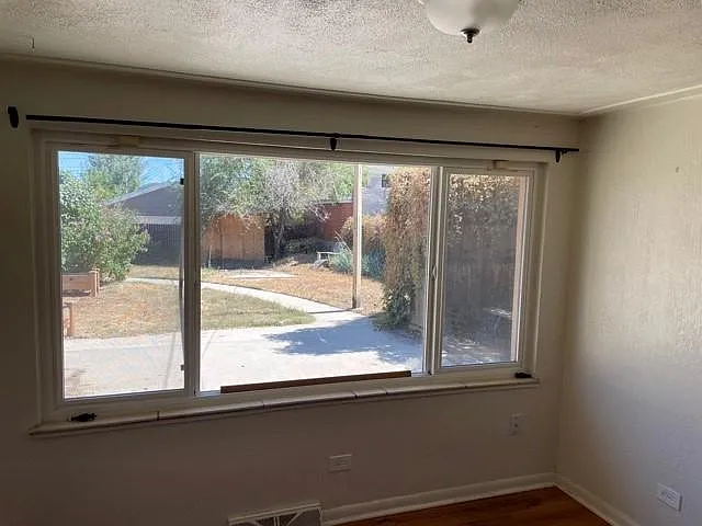 2414 N Vine St — Photo 14