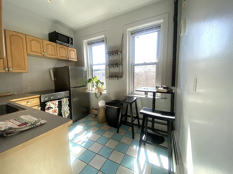 285 Harvard St #31 — Photo 9