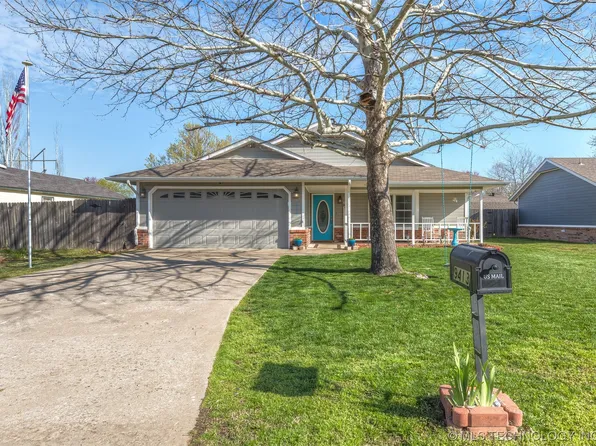 9413 E Aspenwood Dr, Claremore, OK 74019