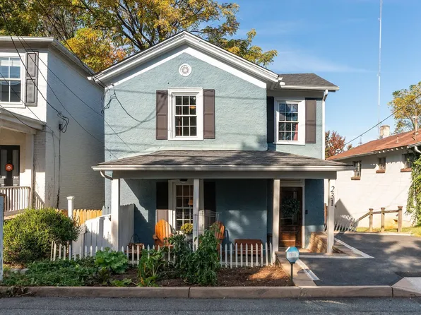 231 4th St SW, Charlottesville, VA 22903