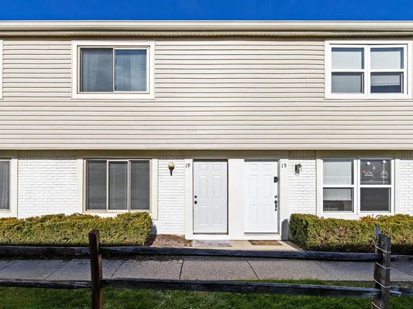 19 Hedgerow Ln, Delaware, OH 43015