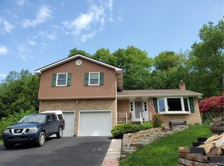 21 Glenmeade Rd, Greensburg, PA 15601