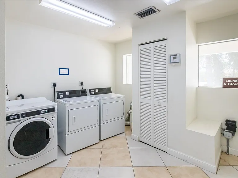 2881 NE 32nd St #119 — Photo 30