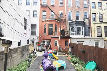 Rented by U2Apartment LLC