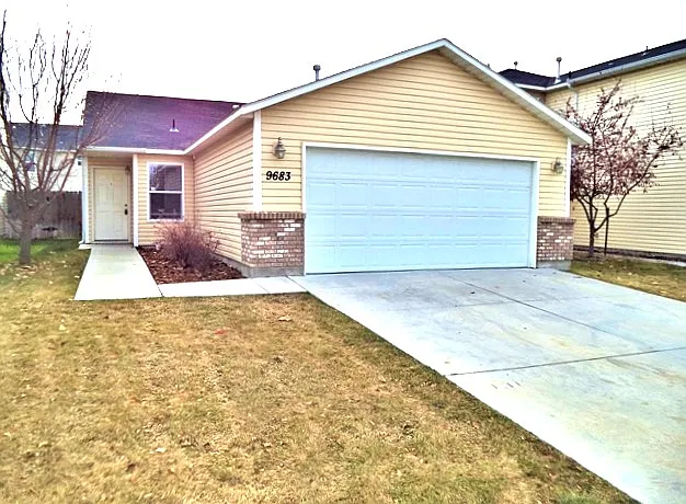 9683 W Rustica Dr — Photo 1