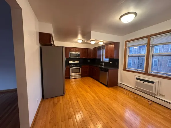 6810 N Northwest Hwy, Chicago, IL