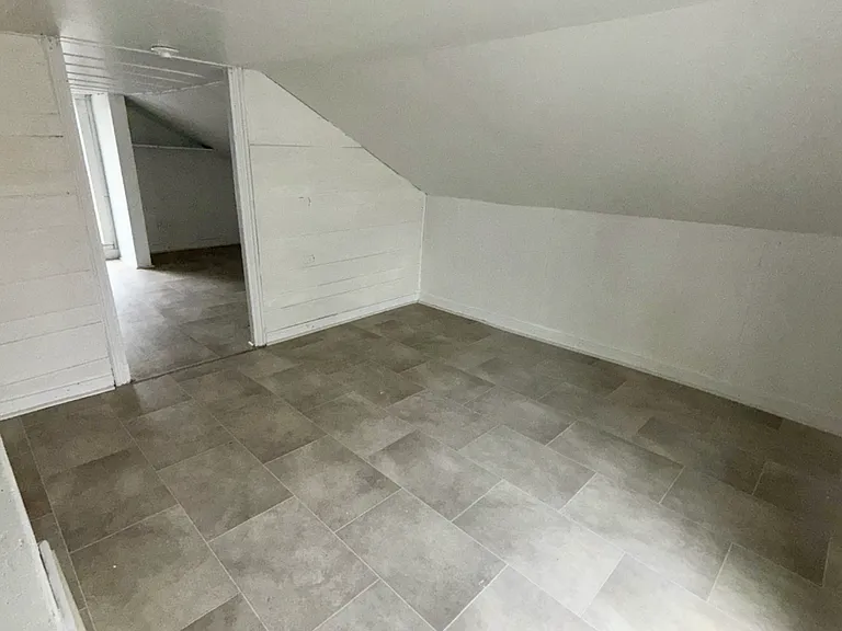 912 Pleasant St — Photo 12