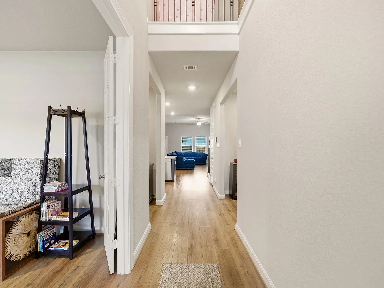 4 bed, 3.5 bath, 2711 sqft, $3,500 — Photo 3