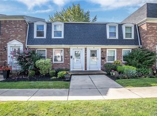 25 Oakbrook Dr APT C, Buffalo, NY 14221