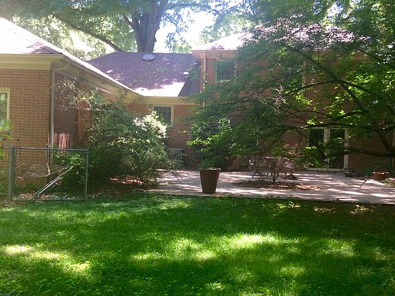 4th image of 5201 Lansing Dr